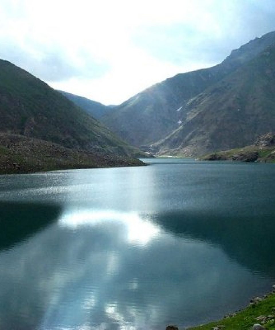 Lakes-in-Pakistan-Lulusar-Lake-Naran-Valley