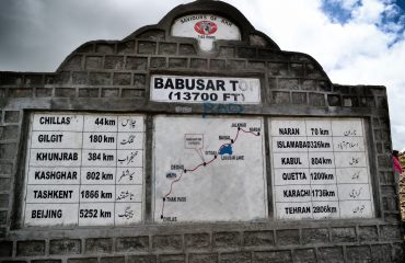 Milestone_&_Map_at_Babusar_Top